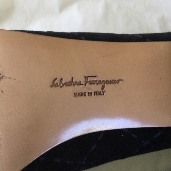 Salvatore Ferragamo Suede Pumps - Picture 9 of 11